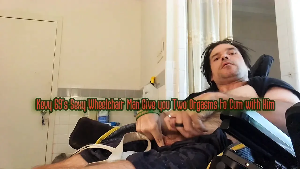 Kevy 69' sexy cadeira de rodas dá-lhe dois orgasmos para gozar com ele