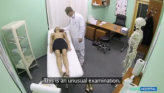 Harika memeli ateşli ince kız fışkırtarak boşalmasını öğreniyor