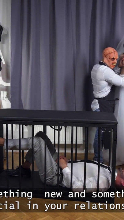 Snažan trenutak iz "VIP4K.  prije vjenčanja u Fetiš Funhouse!"