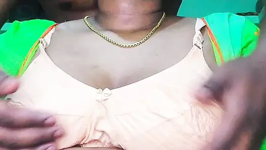 The girl lives alone at home, secretly her boyfriend comes home.