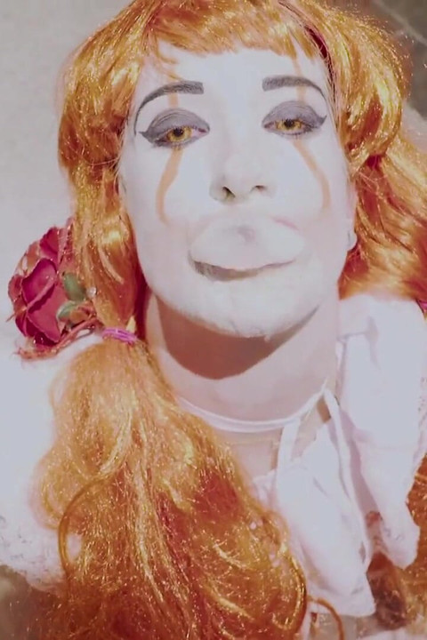 Badut Belanda muncrat Halloween