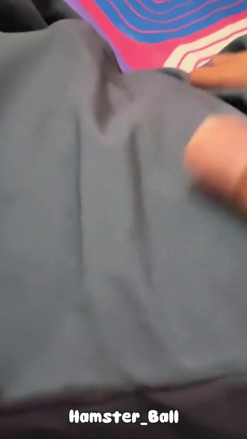 Must-see okamžik z "Virální POV středoškolská teenagerka honí od jejího vlastního učitele"
