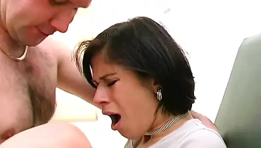 Seksi Fransız hatun büyük büyük lavman ve büyük yarak