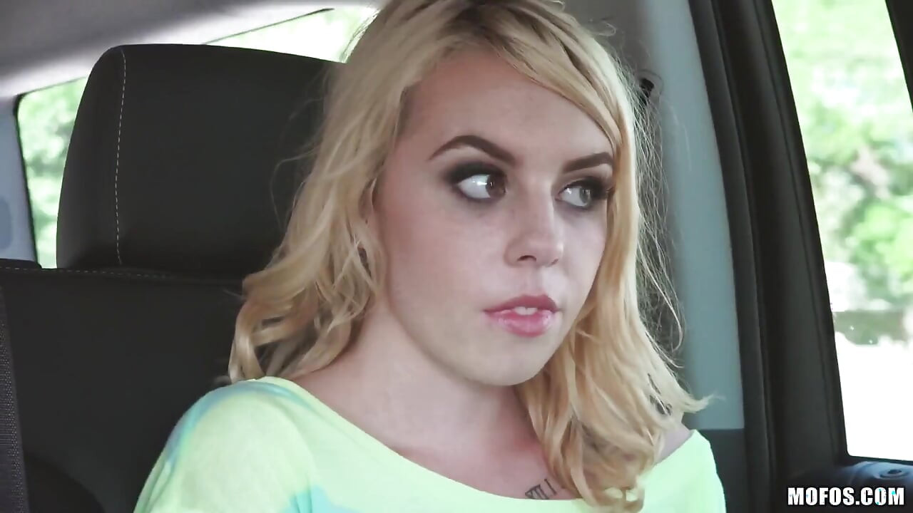 Stranded Teens - Blonde's Juicy Booty Bounces