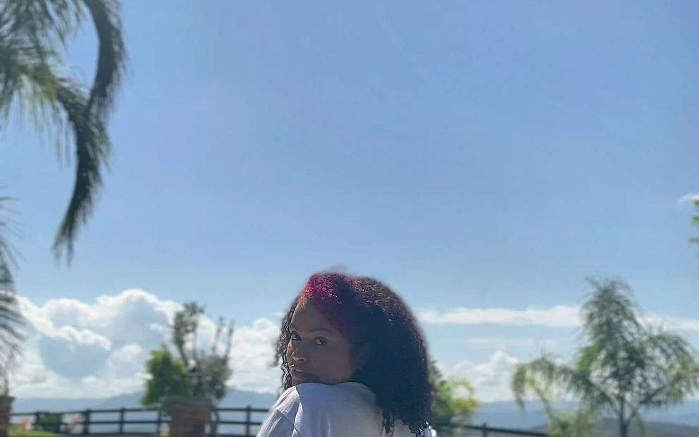 Chubby Ebony Farting Like Crazy in the Pool