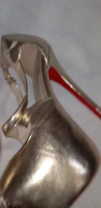 Fucking golden high heels shoejob cumshot