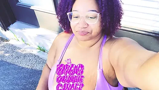 Bbw cantik memamerkan barang-barangnya