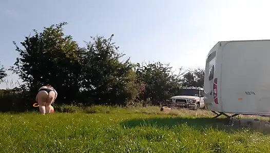 Şişman tanrıçanızla açık havada oyunlar