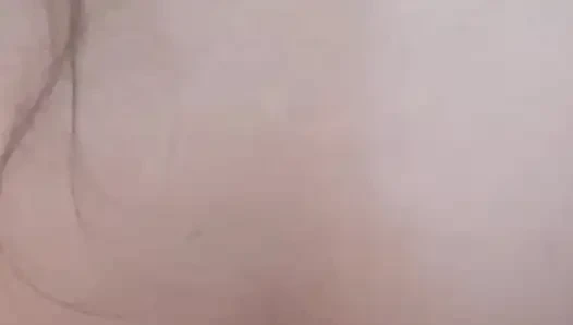 Götüm duvara ve sonra yere karşı