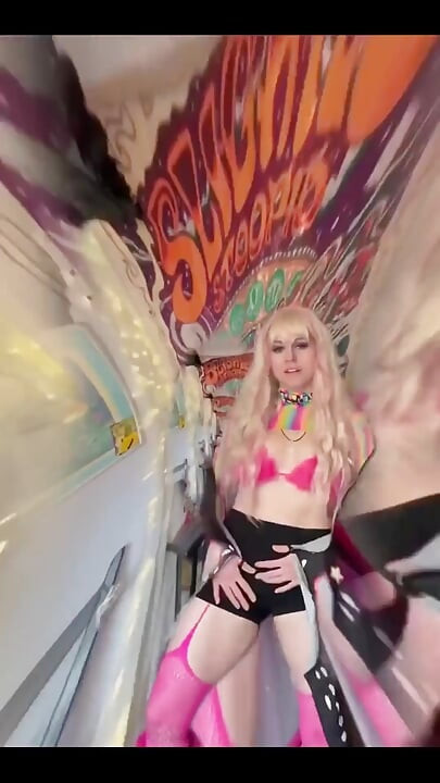 Tante seksi lagi joget!