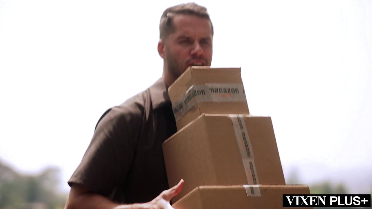 VIXENPLUS American MILF Episode 3 - A Behind the Scenes Look