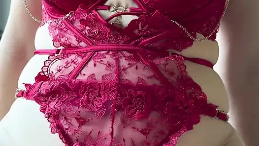 İçimde sert bir yarak varken göğüslerim sızdırılıyor