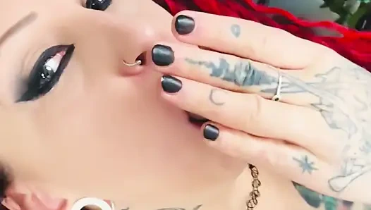 Eğer hoşuna gidiyor ve daha fazlasını istiyorsan, bahşiş ver ve mesaj at!