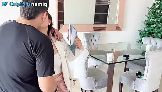 Orang Real Estat Seksi Mengunjungi Rumah Saya Dan Saya Menidurinya