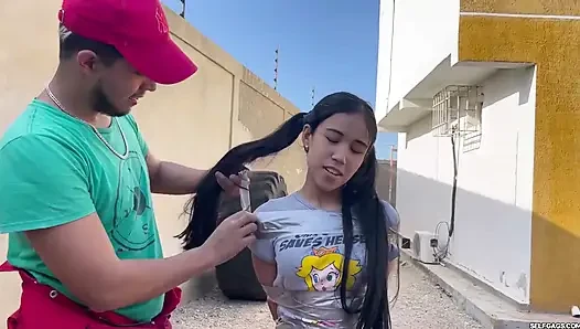 Canı sıkılan 18 yaşındaki kız seksi tamirci esareti istiyor (bölüm 2/2)