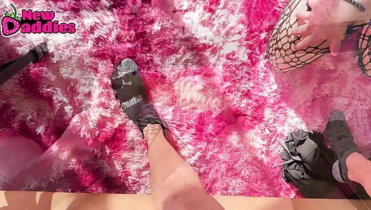 Nikki knightly nyepong kontol pov