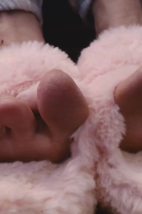 Toe Wiggling Pink Fuzzy Slippers
