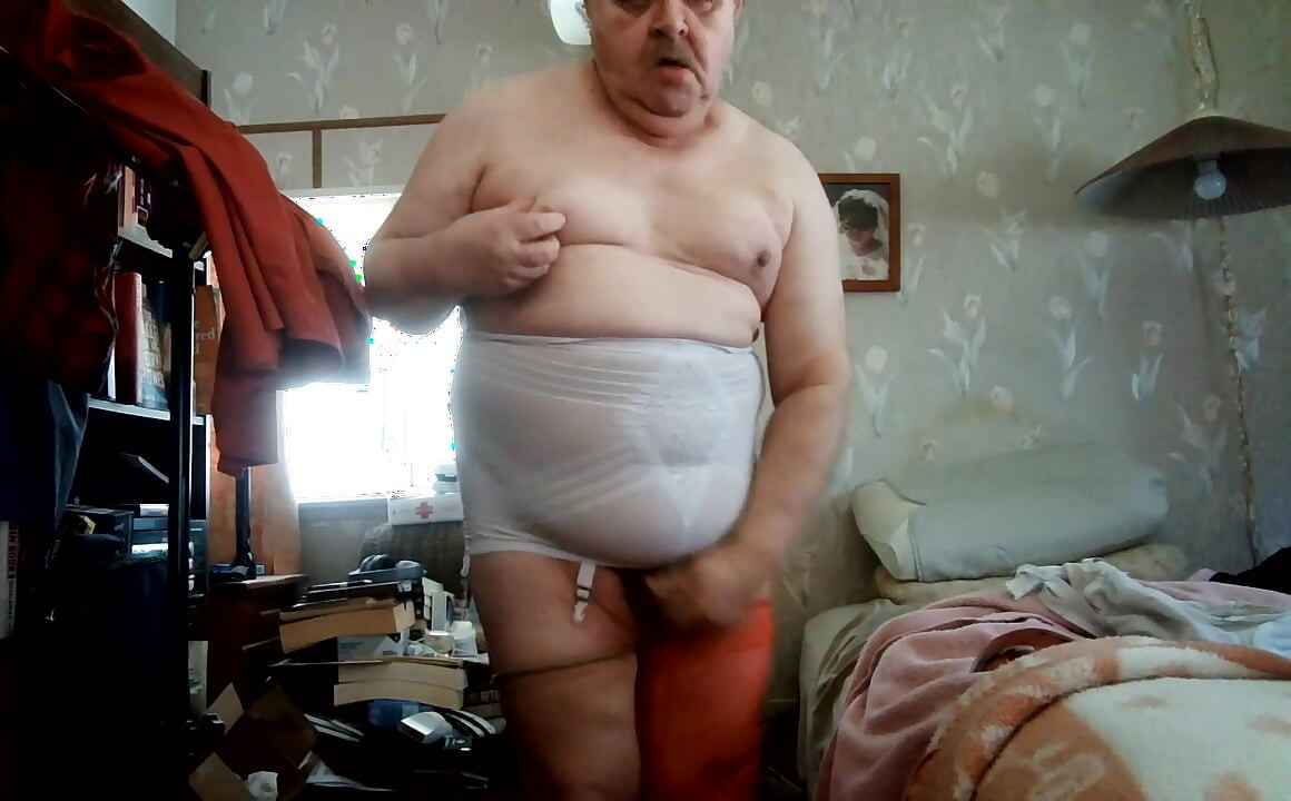 THE CUM PIG -fat cum pig cumms