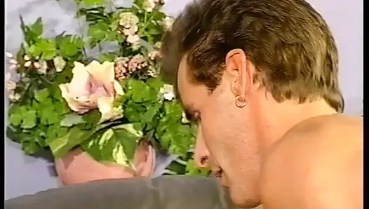 Alman Kapılarının Arkasında Özenle Siktir Edilir - Tam Film