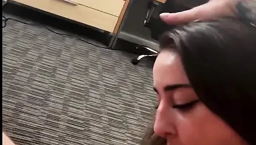 Bakış açısı azgın striptizci seksi sadie sikişiyor ve ağzına boşalıyor - Steve Rickz