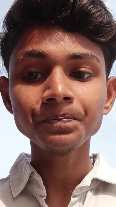 A young man asking a question for older user ? | Clip 1