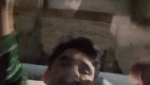 Bana karanlıkta gösteriyor