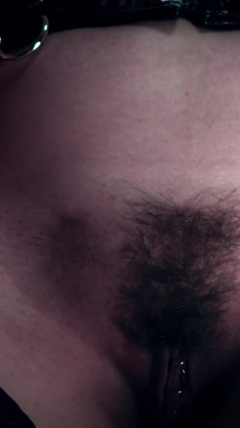 A "JOI jverk off utasítások" kulcspillanata CEI cum eating instructor - Dögös őrült MILF horror pornó Evil Arya Grander"