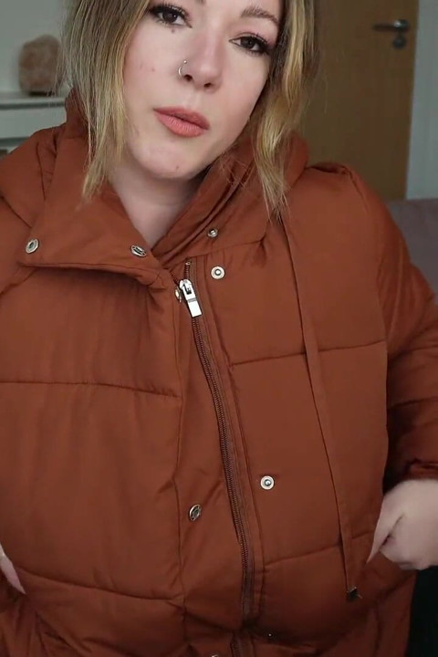 หยอกล้อควย Down Jacket
