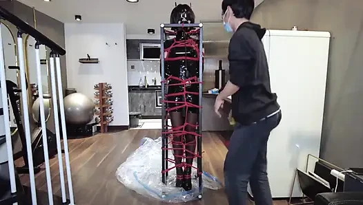 Mz32 - metal bir cihaz içinde bağlı, titreşen bir doruk noktası.