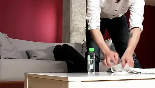 Sexy und schönes mädchen macht anal ficken nach der massage