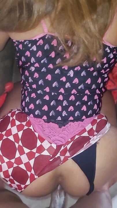 She knows how to do a really beautiful anal gap.