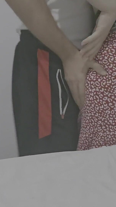 Kultni trenutak iz "Generacije Z: Mladost pomaže udovici susjedi čiji klima uređaj pokvari tursku pornografiju"