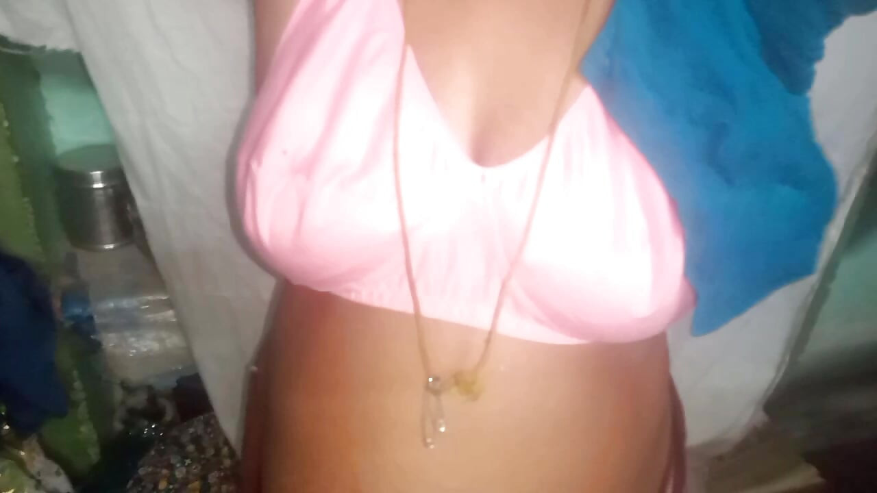 Bari gand vaali bhaartiy seksi grihini ki chudaee