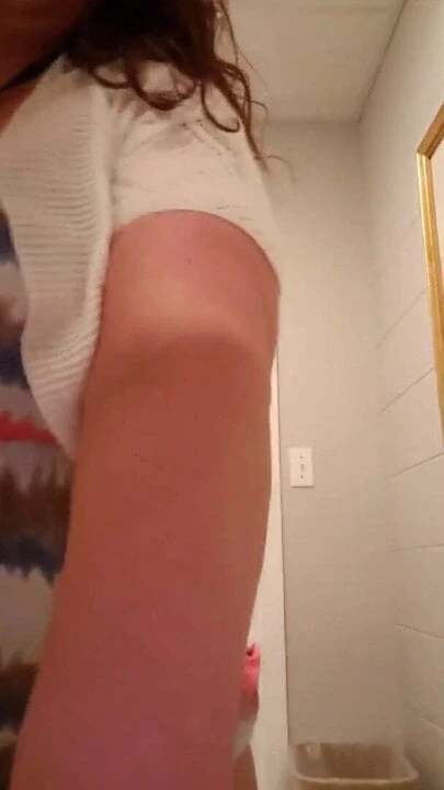 BBW Shannon shows off pussy at work