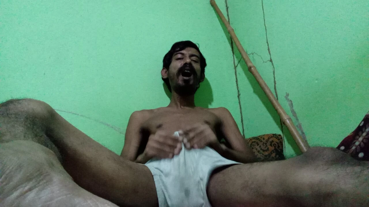 फुहारा-स्‍नान करना।