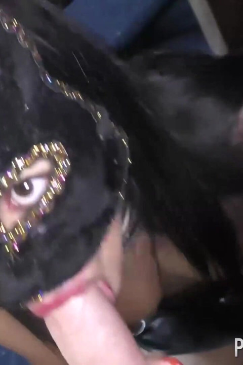 PORNSTARPLATINUM. Maya si cewek mungil bertopeng didominasi dan dientot