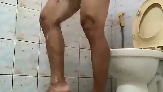 The Weather in Thailand Is Hot. Let's Take a Shower.