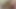 アジア人女が暗い丸いお尻で男をからかう