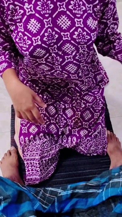 Unsatisfied Shila bhabhi gives her best fuck to the house owner for something extra xxx | Clip 1