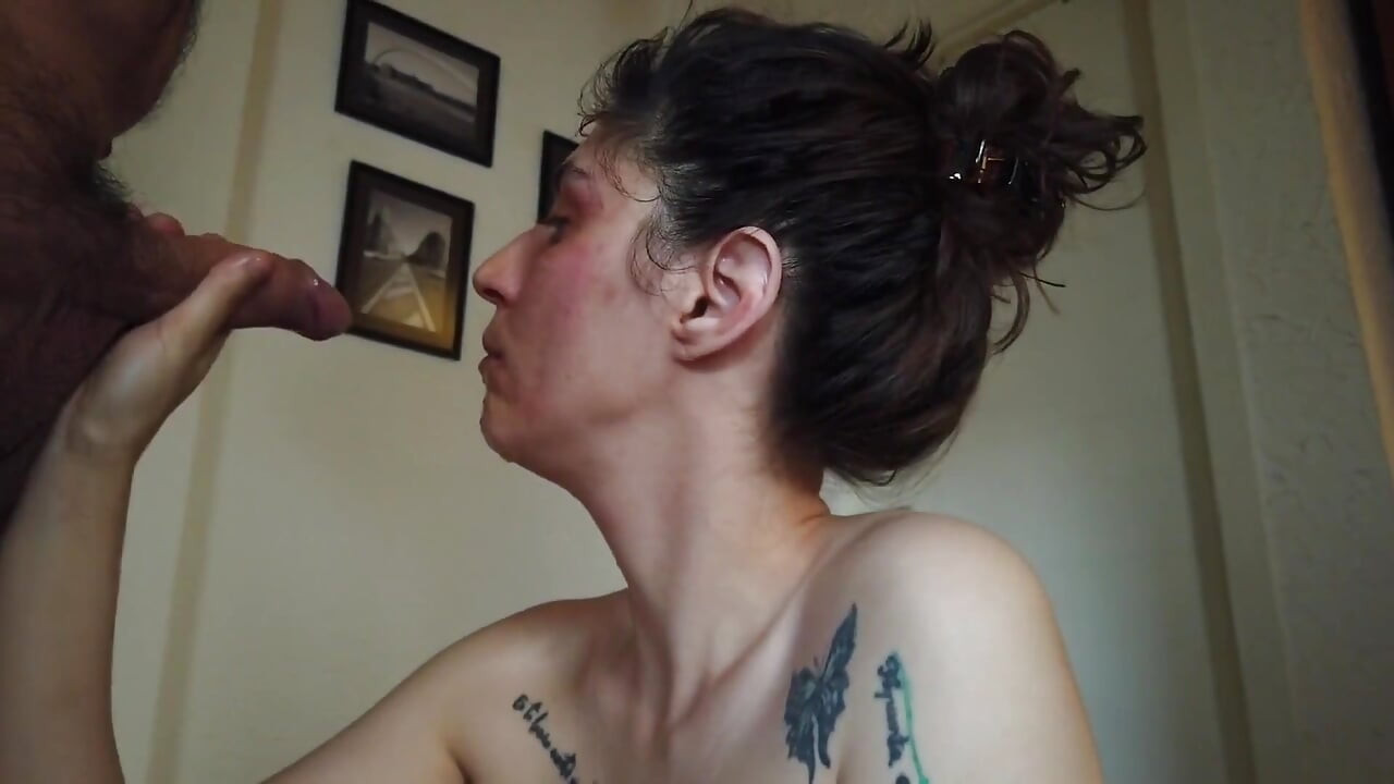 După-amiază a fost fierbinte, am folosit pula vecinului meu