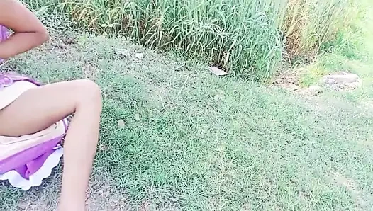 Деревенская бхабхи трахается в горячем видео