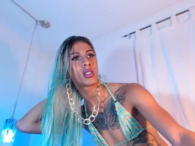 Hot Black TS With Big Cock Cumming On Webcam -SiNNE-