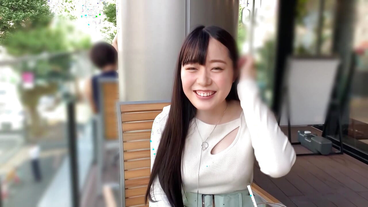 A189F02 A natural girl with a pure appearance and big breasts but a cute little animal charm in a private shoot at a love hotel!