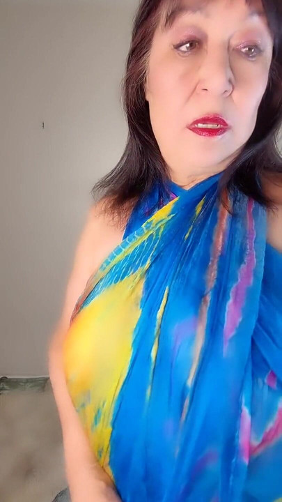 I Need You! Striptease.