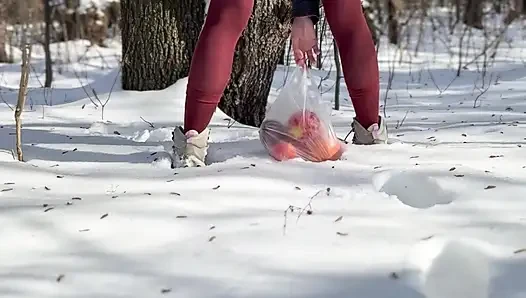 I pick fruit without panties in the snow