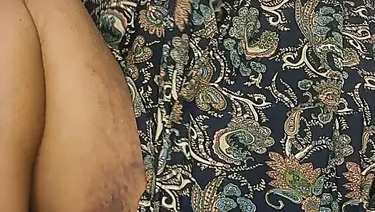 Arabian mom trying to squirt in her bedroom