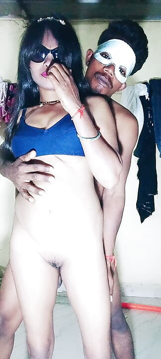 দেশি সৎবোন প্রেমের ফাঁদে পড়ে যৌনমিলন করলো