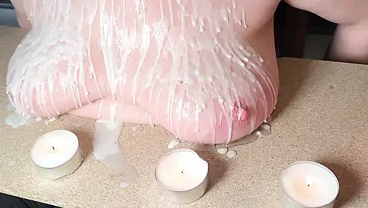 Ateşli mum ağdalı göğüsler ve sonra dövüyor