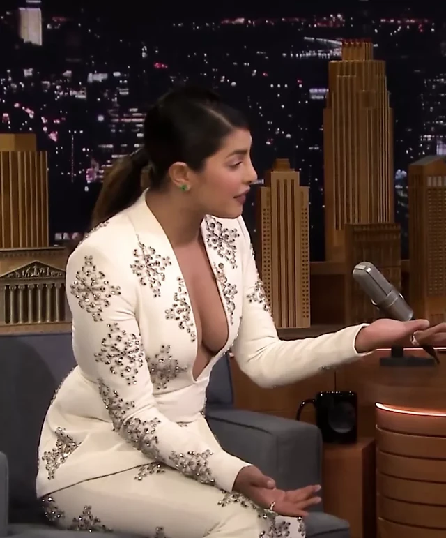 Priyanka Chopra Hot Edit, Full HD - Jimmy Fallon (With Talk)