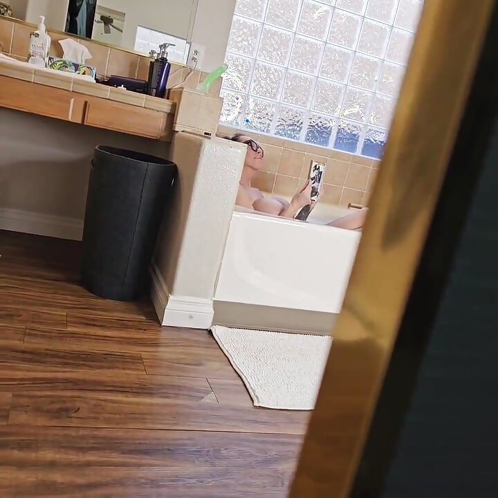 Stepmommy Steamy Tub JOI Tease